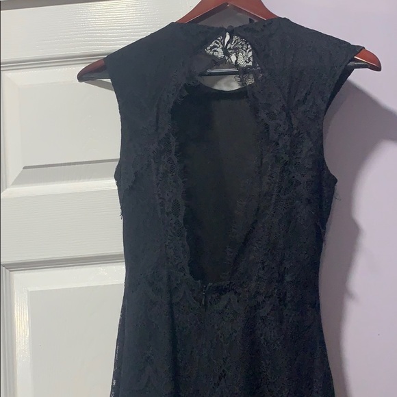 Beautiful black classy dress with open back - Picture 9 of 9